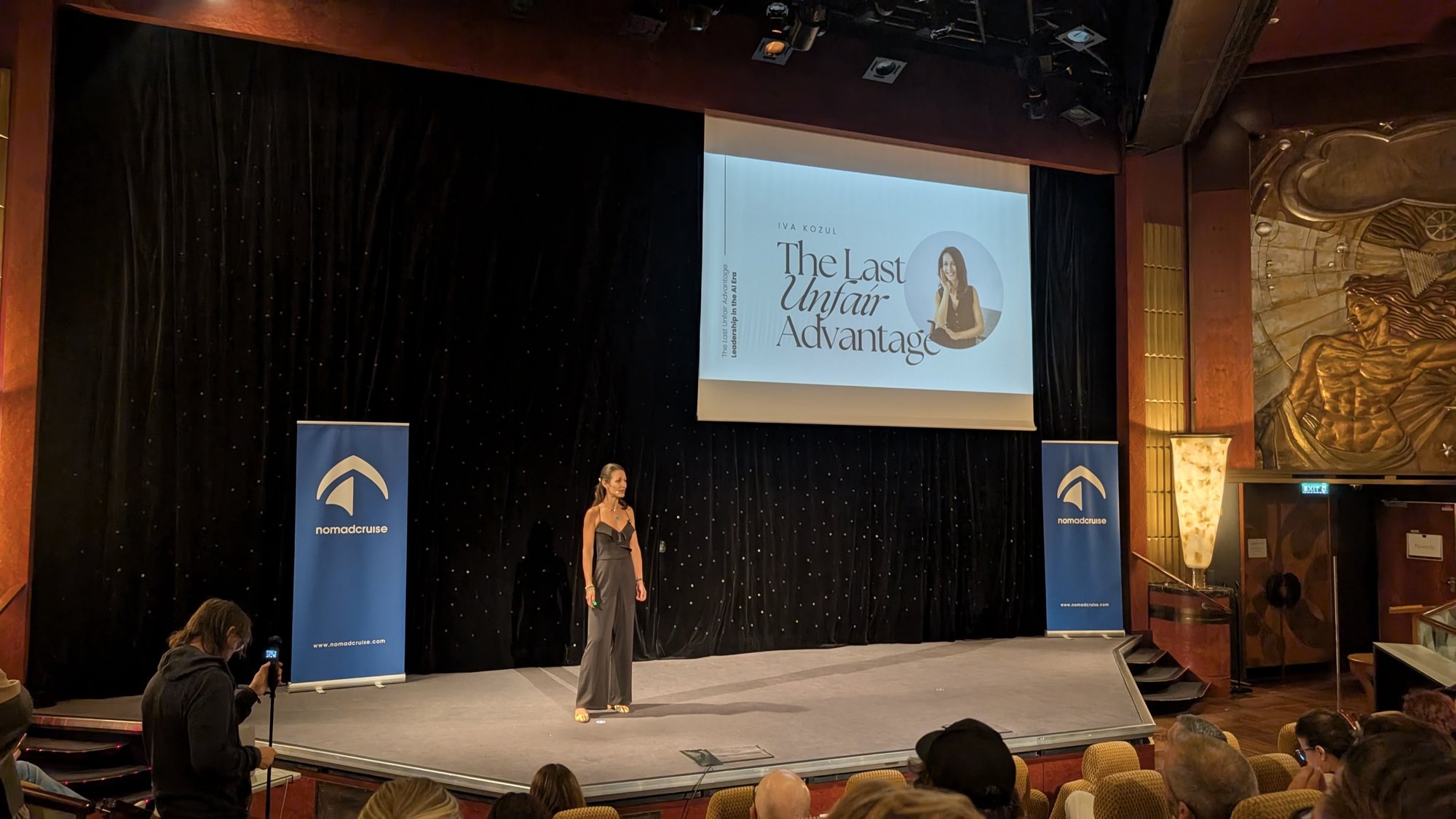 Iva Kozul auf der Bühne der Nomad Cruise